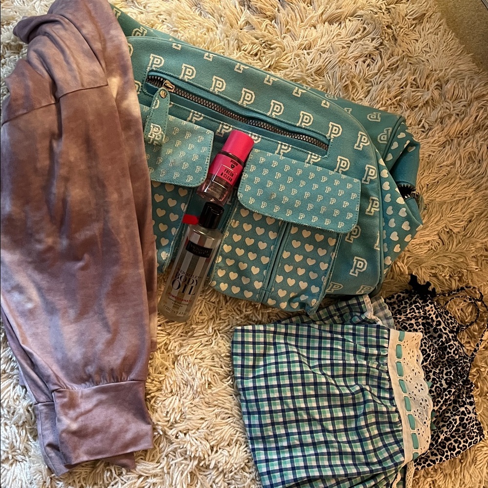 Victoria's Secret PINK Teal Rolling Duffel with Heart Pattern 6 pc bundle!!!